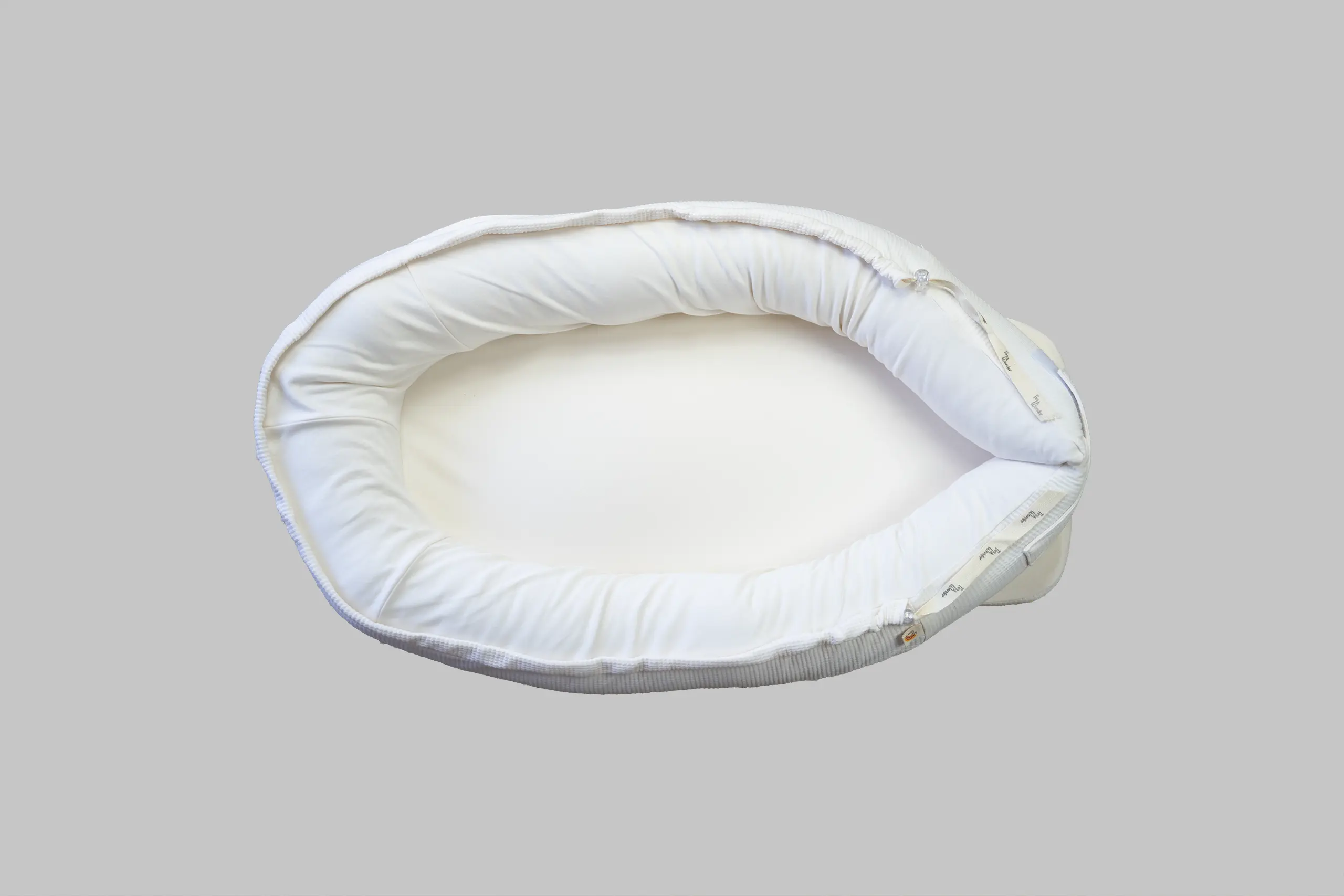 Nestchen für Neugeborene aus weicher Bio-Baumwolle, bietet sicheren und bequemen Schlafplatz für Babys